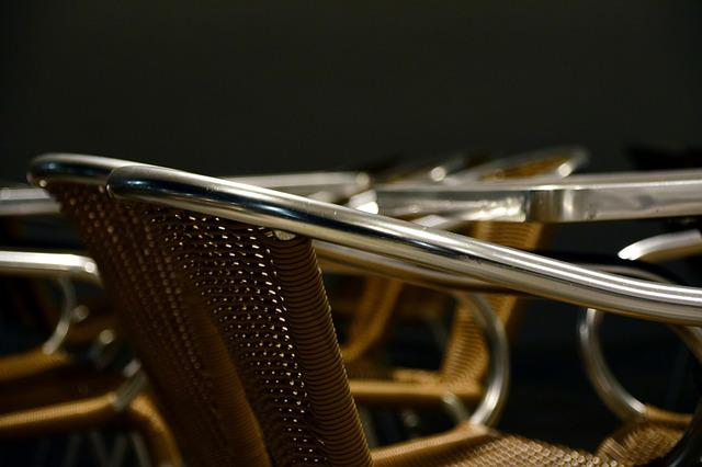 krzesło metalowe